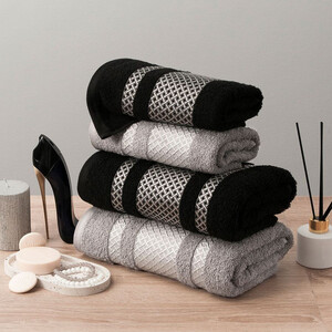 Luxusný uterák 50x90 cm čierna farba so strieborným okrajom