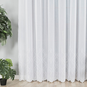 Metrážová vyšívaná biela záclona so sivou výšivkou výška 280 cm